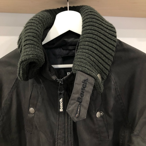 BENCH Bomber Jacket Black size Med, Medium Weight Perfect for Wet/Cool Evenings - Picture 10 of 10